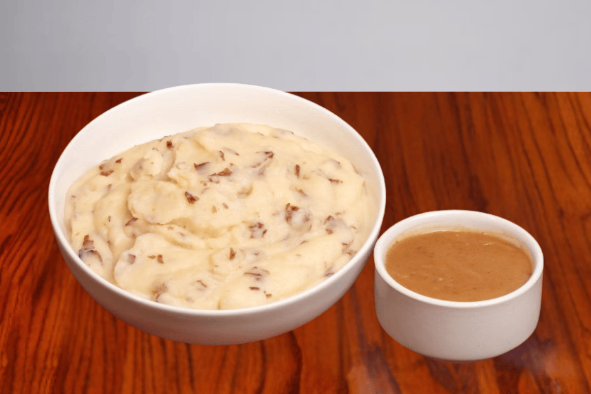 Mashed Potatoes with Brown Gravy